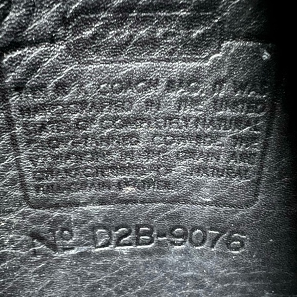 Vintage Coach Black Leather Crossbody Bag - Picture 4 of 10